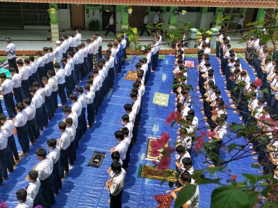 Shalat Dzuhur Berjamaah
