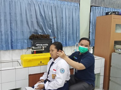 Pemeriksaan Mata & Telinga oleh Puskesmas 