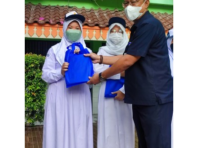 Juara lomba di bulan bahasa