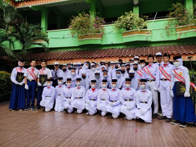 petugas upacara hari pahlawan