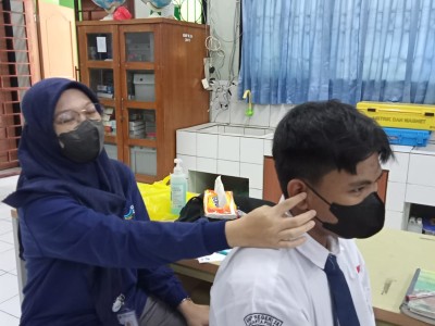 Pemeriksaan Mata & Telinga oleh Puskesmas 
