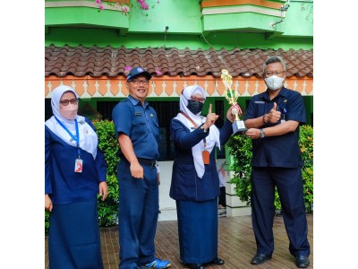 Juara 1 tenis meja HUT PGRI